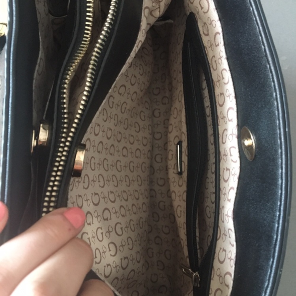 GUESS handbag 💄 - Picture 5 of 10